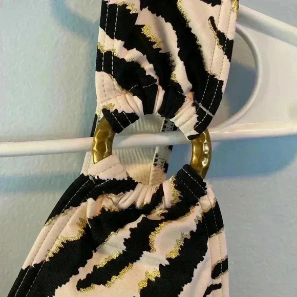 Carmen Marc Valvo Animal-Print Surplice One-Piece White Black Swimsuit Size 6 - Picture 5 of 9